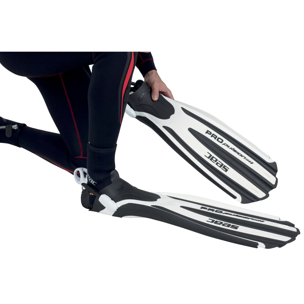 Propulsion with Sling Strap Fin