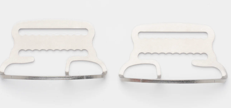 Sump UK shoulder double D-ring compartment detail