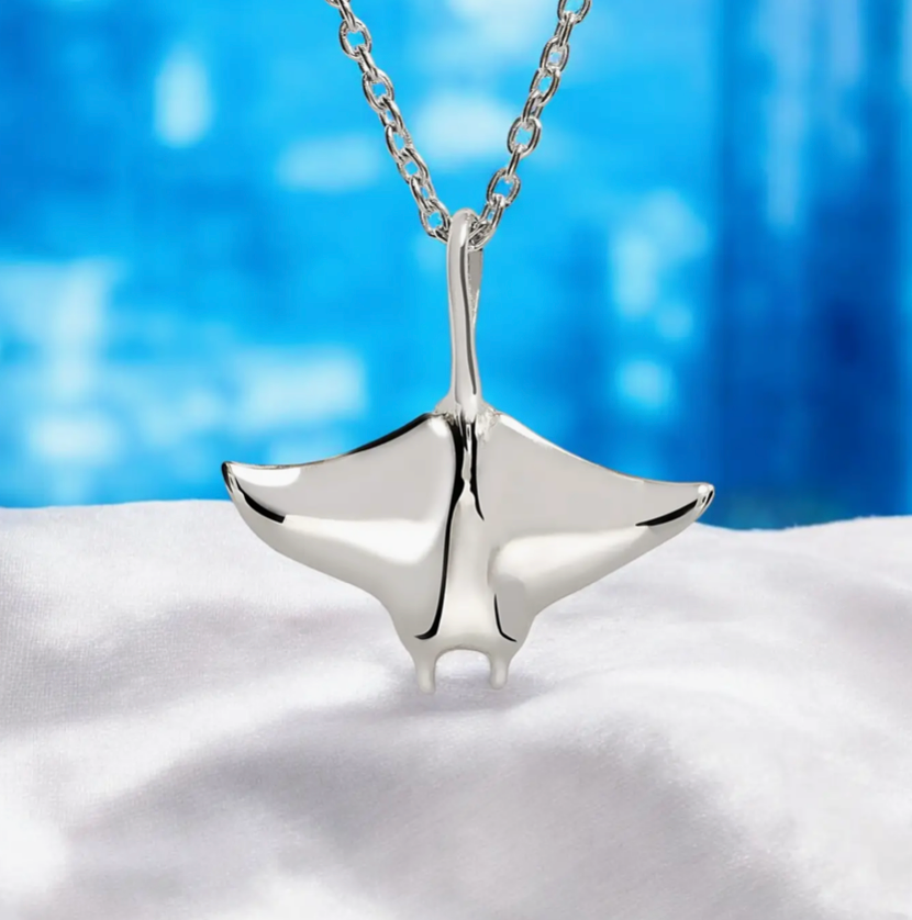 Roland St John mini realistic manta ray pewter necklace on 18-inch chain