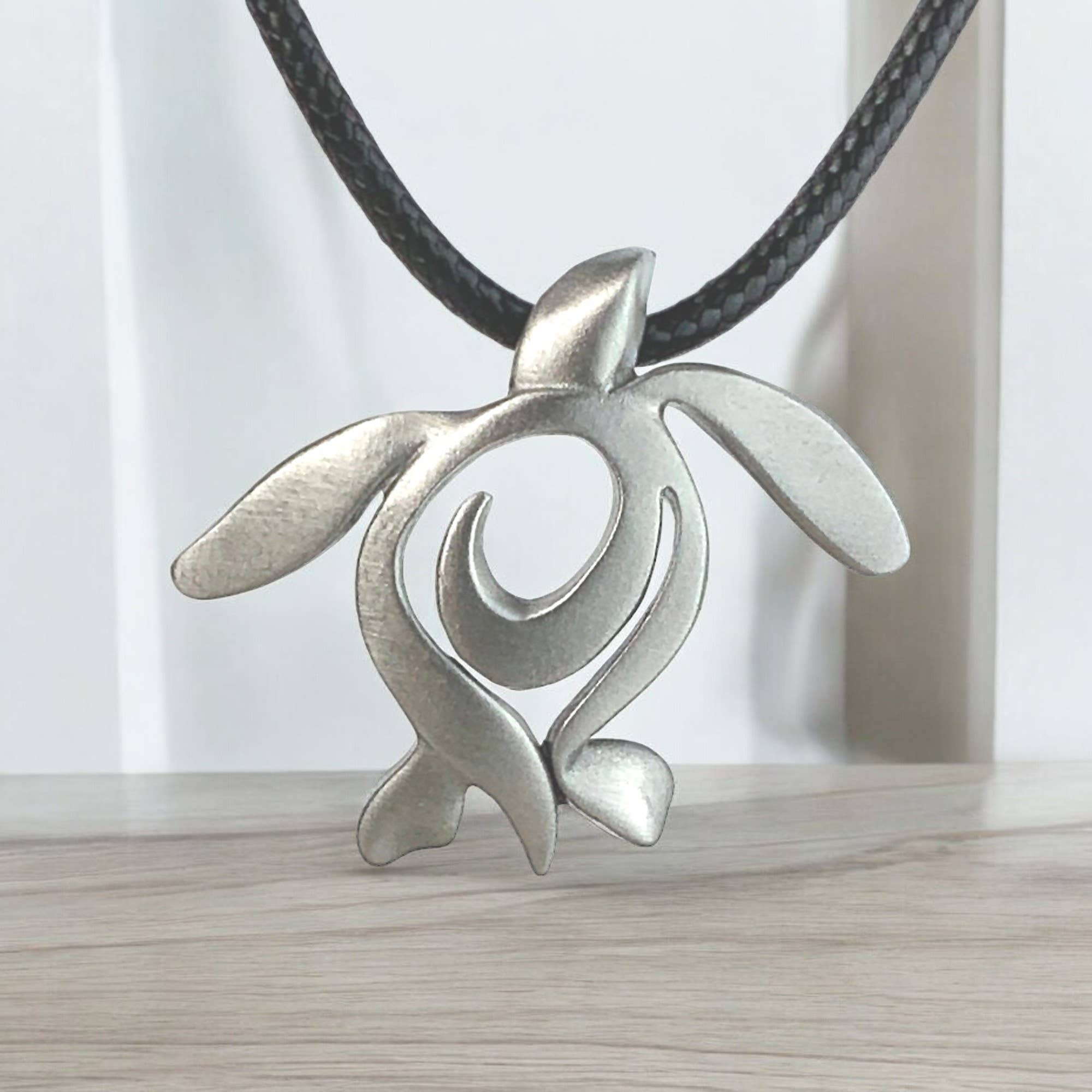 Sea Turtle Honu Necklace 18"